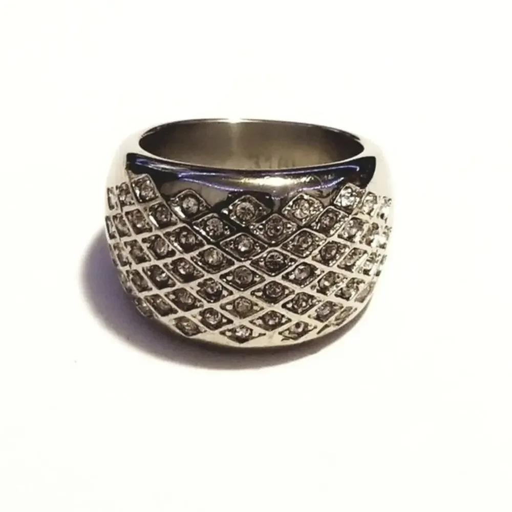 New stainless steel women's ring‎ with CZs size 8